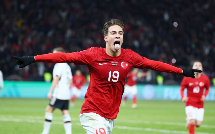 2026世界杯投注-伊尔迪兹对阵科索沃禁区触球10次、成功过人4次，皆为全场最多